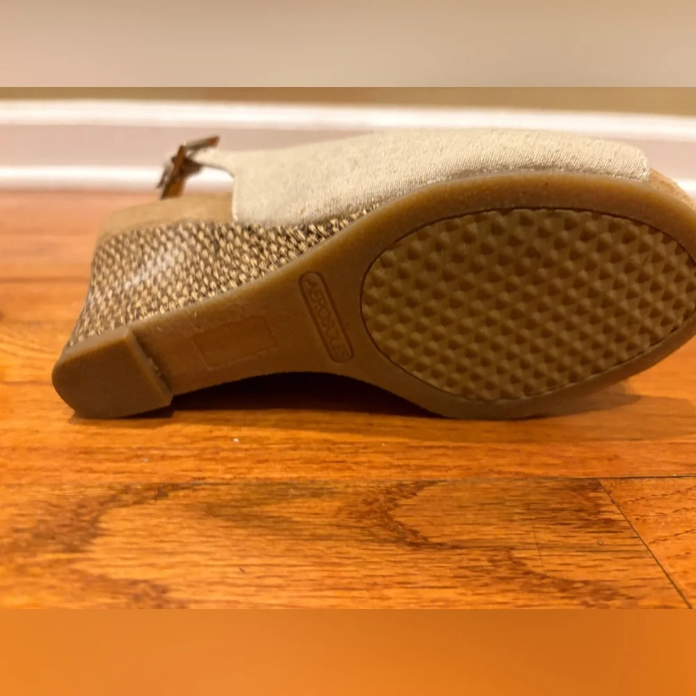 AEROSOLES chic cream